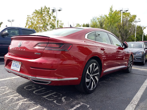 Volkswagen Dealer «Gurnee Volkswagen», reviews and photos, 6301 W Grand Ave, Gurnee, IL 60031, USA