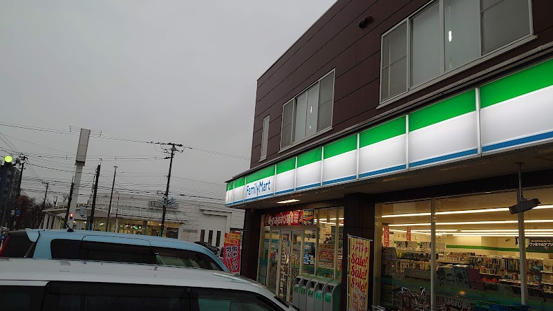 ファミリーマート 新根塚町二丁目店
