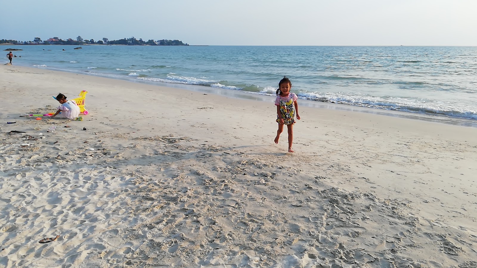 Foto von Independence Beach mit lange, gerade küste