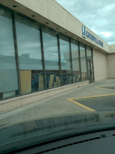 Store «Goodwill», reviews and photos, 2369 Dixwell Ave, Hamden, CT 06514, USA