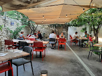 Atmosphère du Restaurant français Le Vauban à Capestang - n°13