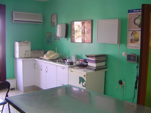 Centro Veterinario Virgen de Gracia. Andrés Luque. Montoro en Montoro