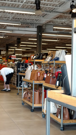 Shoe Store «DSW Designer Shoe Warehouse», reviews and photos, 8236 MN-7, St Louis Park, MN 55426, USA
