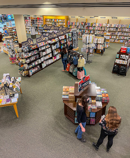 Book Store «Barnes & Noble», reviews and photos, 3195 28th St SE, Grand Rapids, MI 49512, USA