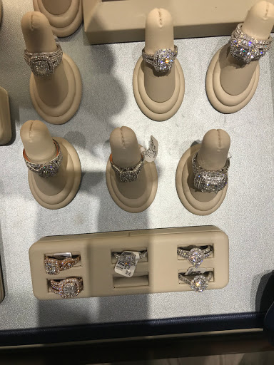 Jewelry Store «Zales - The Diamond Store», reviews and photos, 6020 82nd St, Indianapolis, IN 46250, USA