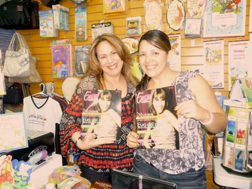 Christian Book Store «Los Cielos Abiertos Christian Bookstore (Libreria Cristiana)», reviews and photos, 6610 Stirling Rd, Hollywood, FL 33024, USA