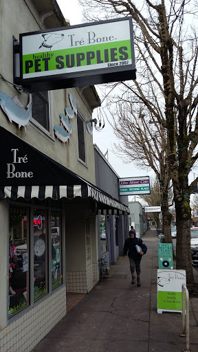 Tre Bone Pet Supply LLC, 8326 N Lombard St, Portland, OR 97203, USA, 