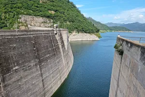 El Cajón Dam image