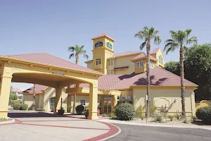 La Quinta Inn & Suites by Wyndham Phoenix West Peoria image