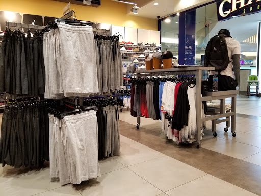 Shoe Store «Champs Sports», reviews and photos, 7439 Dadeland Mall Cir W, Miami, FL 33156, USA