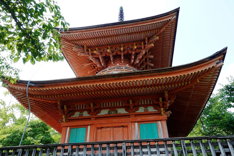 厳島神社多宝塔