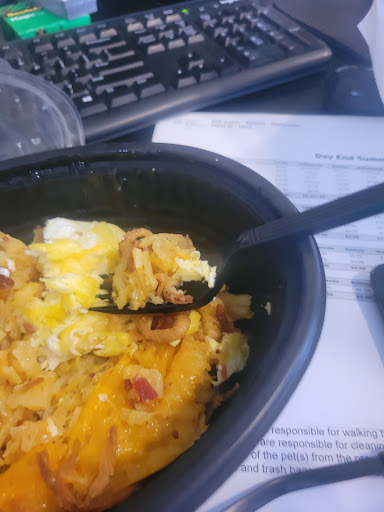 American Restaurant «Cracker Barrel Old Country Store», reviews and photos, 5580 Windward Pkwy, Alpharetta, GA 30004, USA