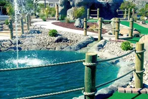 Island Miniature Golf image