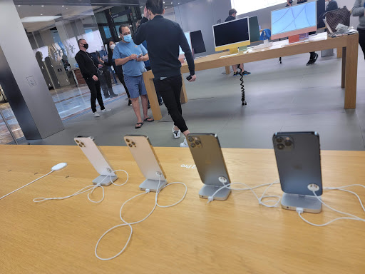Apple South Coast Plaza image
