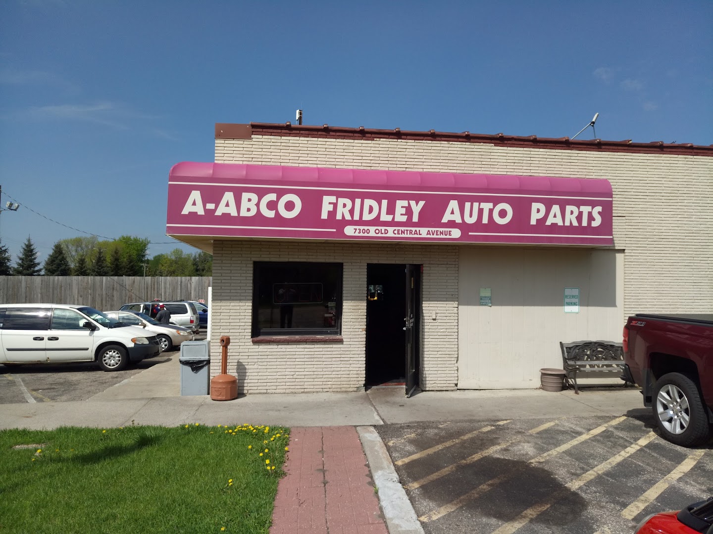 Auto parts store In Fridley MN 
