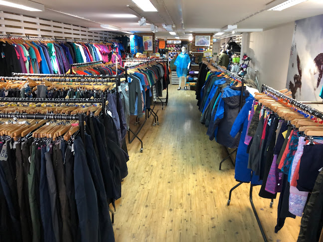 Reviews of Mountain Warehouse Brighton in Brighton - Sporting goods store
