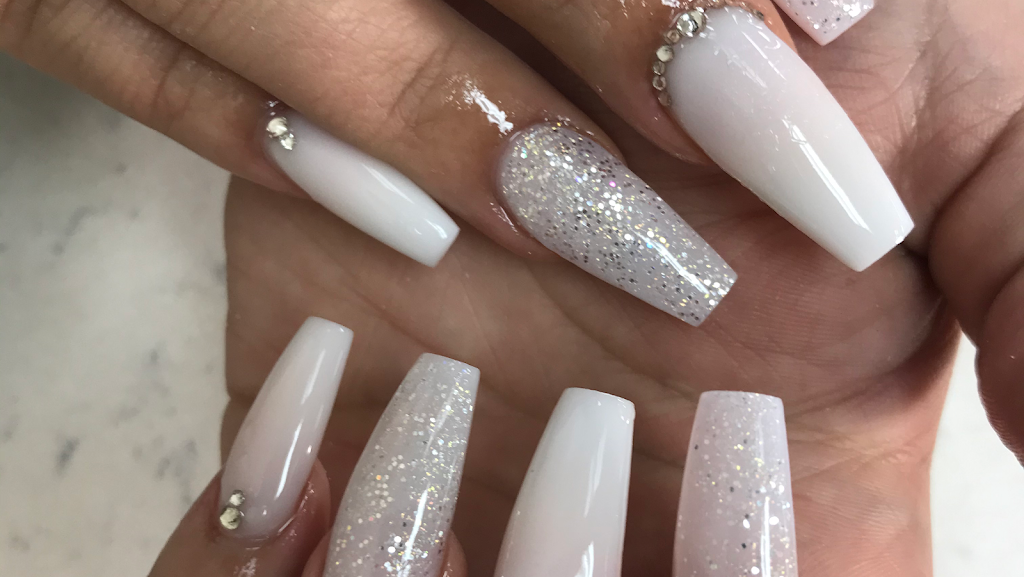 L.A. Nails and Spa 47546