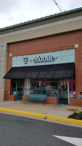 Cell Phone Store «T-Mobile», reviews and photos, 1837 Fountain Dr, Reston, VA 20190, USA
