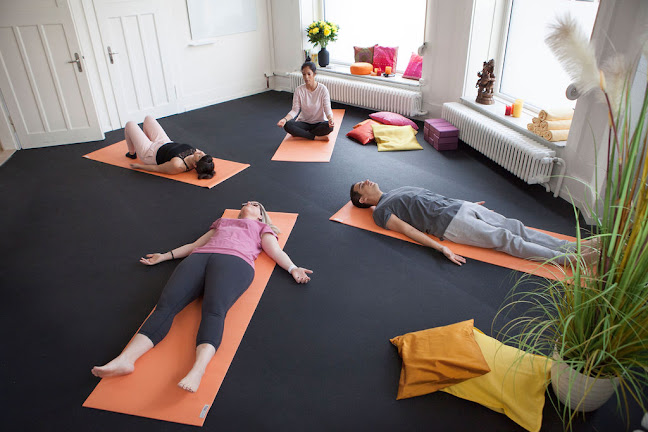 Rezensionen über Miriam Singh in Zürich - Yoga-Studio