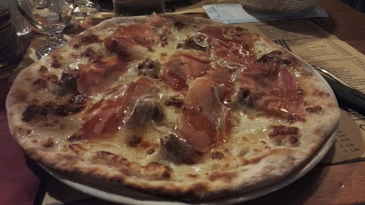 Chalet Rocca dei Folli | Pizzeria - Ristorante in Folli, Provincia di Piacenza