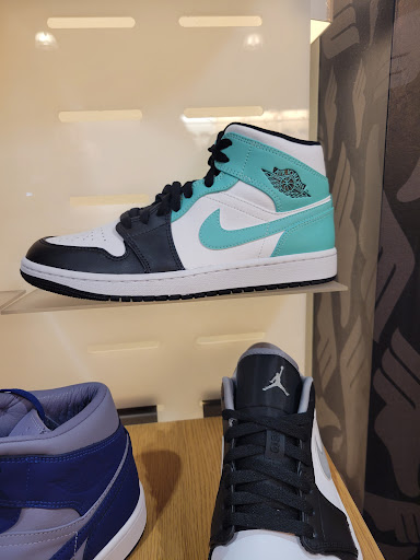 Shopping Mall «Louis Joliet Mall», reviews and photos, 3340 Mall Loop Dr, Joliet, IL 60431, USA