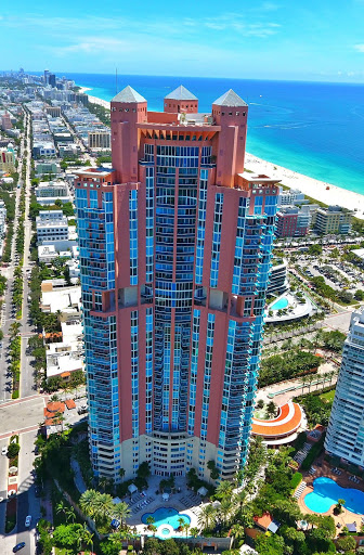 Liquor Store «Portofino Wine Bank», reviews and photos, 500 S. Pointe Dr #110, Miami Beach, FL 33139, USA