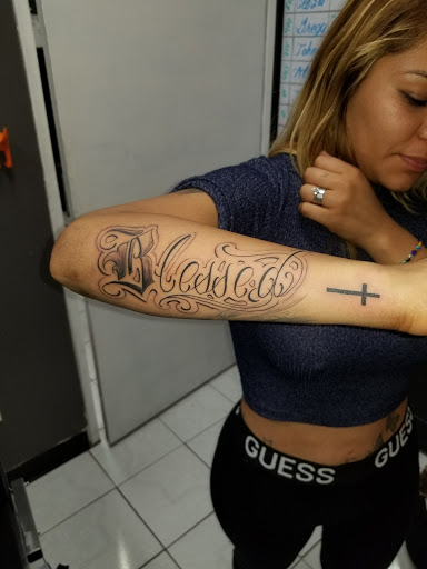 Tattoo Shop «Wildlife Tattoo», reviews and photos, 7149 Winnetka Ave, Winnetka, CA 91306, USA