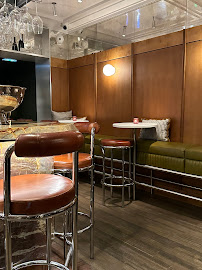 Atmosphère du Restaurant français Abstinence - Restaurant & Bar à Vin Vinyle à Paris - n°10