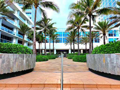 Spa Resort «Carillon Miami Wellness Resort», reviews and photos, 6801 Collins Ave, Miami Beach, FL 33141, USA
