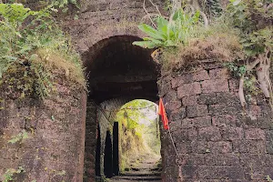 Yashwant Gad Fort , Redi Fort image