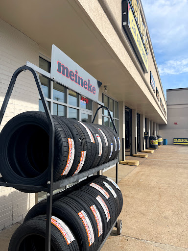 Auto Repair Shop «Meineke Car Care Center», reviews and photos, 290 Curry Hollow Rd, Pleasant Hills, PA 15236, USA