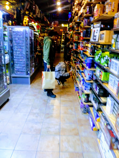 Gift Shop «SPENCER GIFTS», reviews and photos, 1151 Galleria Blvd #203, Roseville, CA 95678, USA