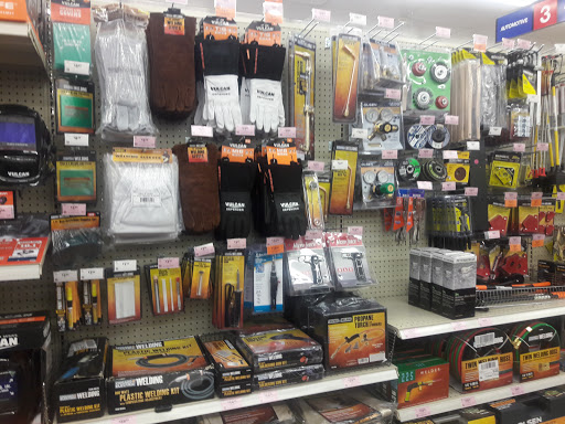 Hardware Store «Harbor Freight Tools», reviews and photos, 3050 N Josey Ln #106, Carrollton, TX 75007, USA