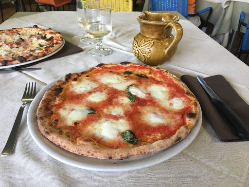 La Pizzeria-Trattoria Rosalba in Mandello del Lario, Provincia di Lecco