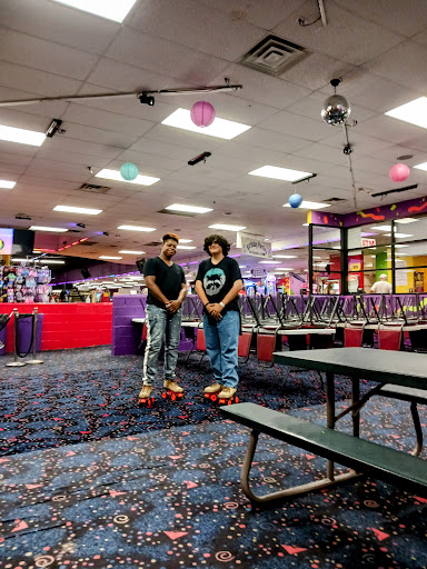 Roller Skating Rink «Rolling Thunder Skating Center», reviews and photos, 7017 Roosevelt Blvd, Philadelphia, PA 19149, USA