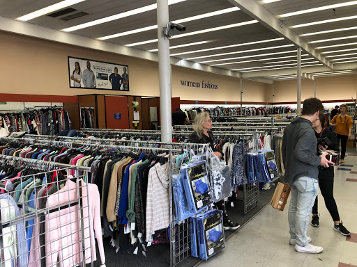 Thrift Store «Goodwill - Sherman Oaks», reviews and photos, 14760 Ventura Blvd, Sherman Oaks, CA 91403, USA