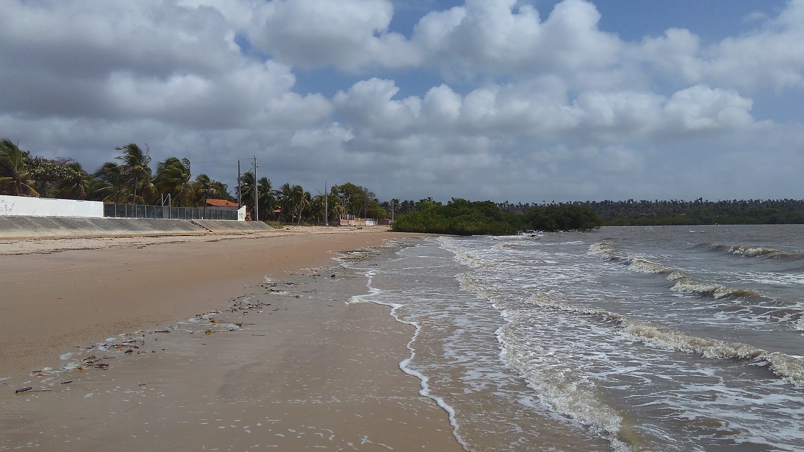 Praia de Boa Viagem的照片 带有碧绿色水表面