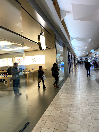 Computer Store «Apple Walt Whitman», reviews and photos, 160 Walt Whitman Rd, Huntington Station, NY 11746, USA