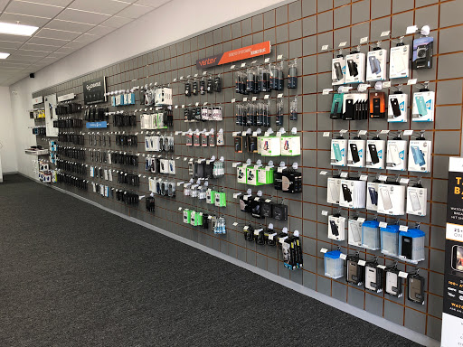 Cell Phone Store «GoWireless Verizon Authorized Retailer», reviews and photos, 23801 US-27, Lake Wales, FL 33859, USA