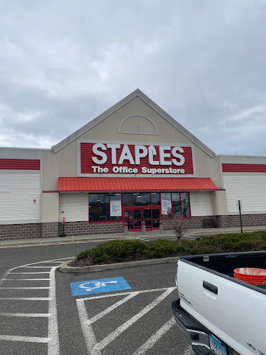 Office Supply Store «Staples», reviews and photos, 122 Danbury Rd, New Milford, CT 06776, USA