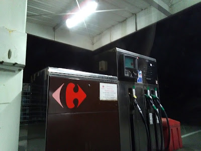 Carrefour Gasolinera à Domfront en Poiraie