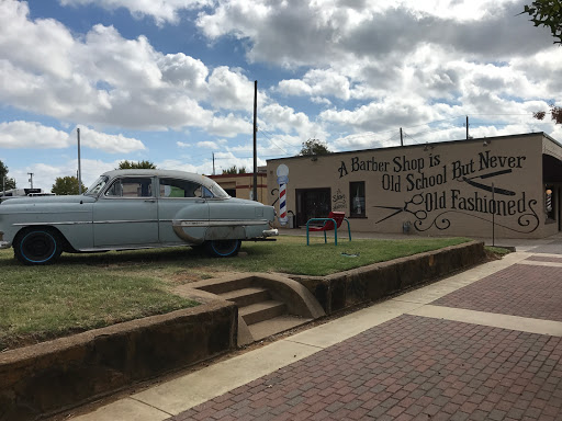 Barber Shop «LEGENDZ CLASSIC BARBER SHOP», reviews and photos, 207 N Center St, Arlington, TX 76011, USA