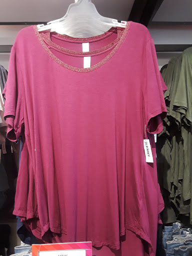 Clothing Store «Old Navy», reviews and photos, 4300 Towne Center Dr, Louisville, KY 40241, USA