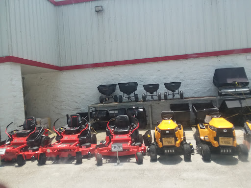 Home Improvement Store «Tractor Supply Co.», reviews and photos, 2300 N Woodland Blvd, DeLand, FL 32720, USA
