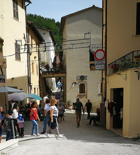 Sartoria Artigianale - Vocabolo 06034 - Rasiglia