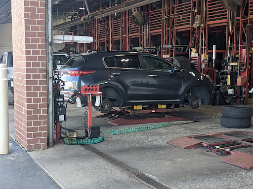 Tire Shop «Discount Tire Store - Elgin, IL», reviews and photos, 875 S Randall Rd, Elgin, IL 60123, USA