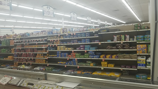 Grocery Store «Piggly Wiggly Supermarket», reviews and photos, 44 S Ingold Ave, Garland, NC 28441, USA