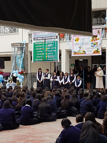 Colegio Santa Mariana de Jesús - Riobamba