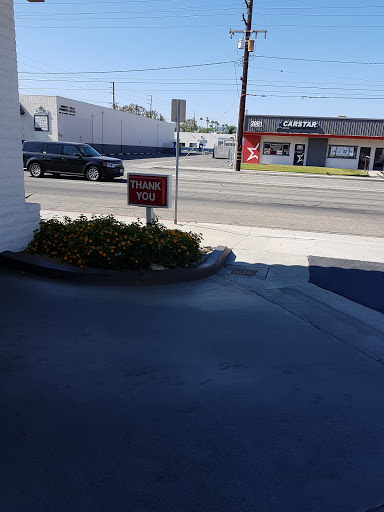 In-N-Out Burger image