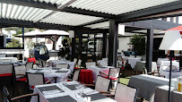 Atmosphère du Restaurant français La Réserve Gayrard à Les Issambres - n°15